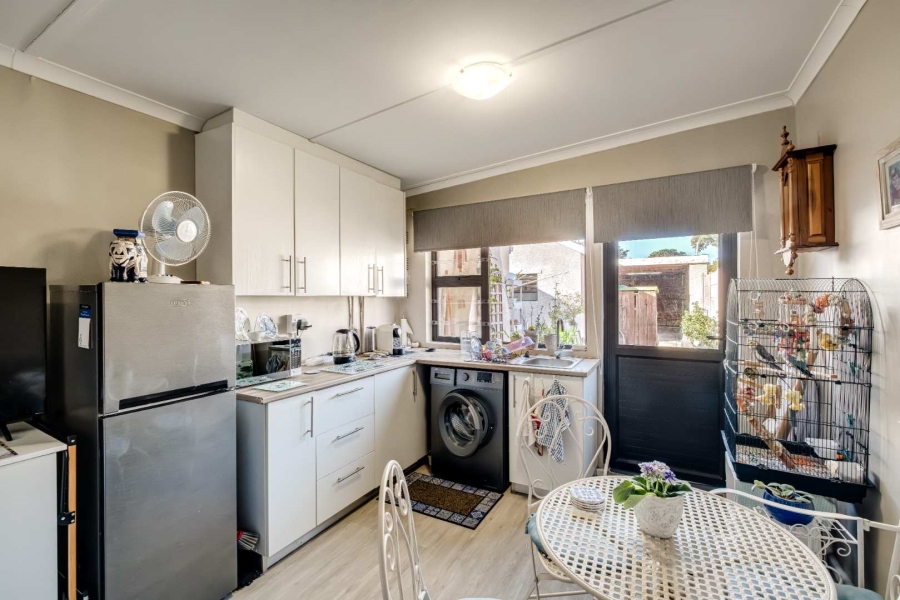5 Bedroom Property for Sale in Kirstenhof Western Cape